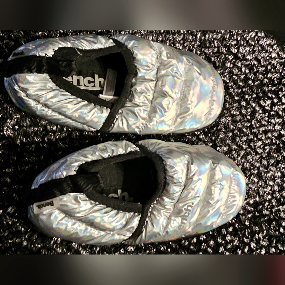 Women's size 6-7 slippers